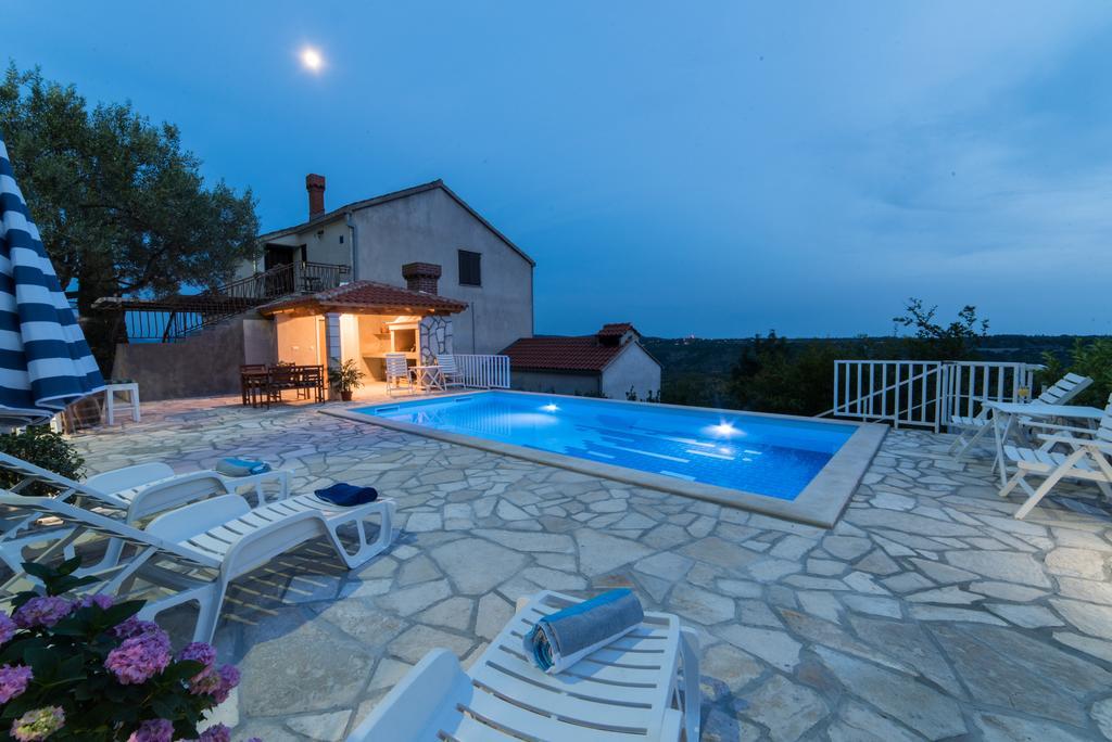 Olive Garden Apartments Čilipi Exteriör bild