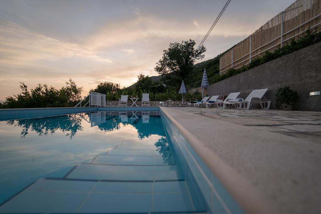 Olive Garden Apartments Čilipi Exteriör bild